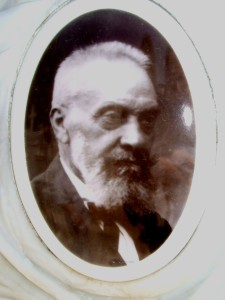 3 Antenati latitanti_html_1d3d5e7